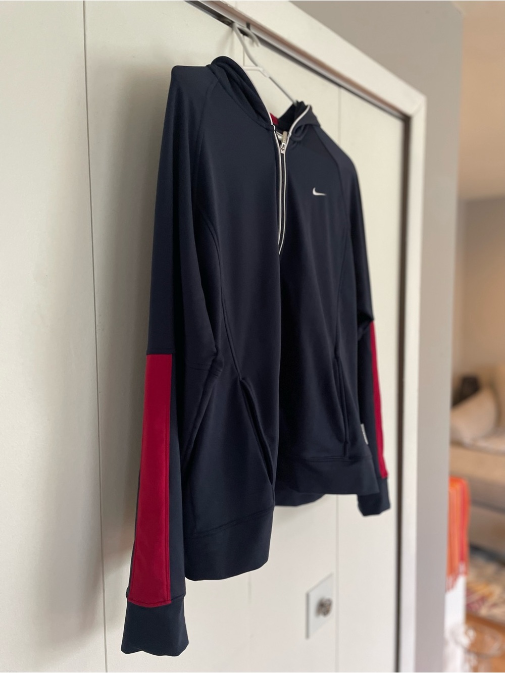 Women’s XL Nike Training Dri-Fit Navy/Red Hooded Jacket - Picture 5 of 11